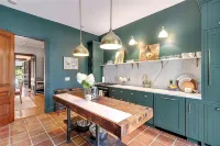 Spectacular Queen Anne Victorian - Boutique
