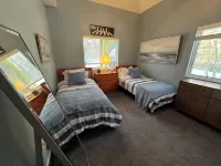 5Br, 5BA on Cul-De-Sac, Big Pool,  Jacuzzi, Gym,  Beautiful Bay Beach - balcony
