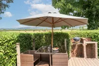 Meadow View lodge - Sleeps 4/5 with private hot tub