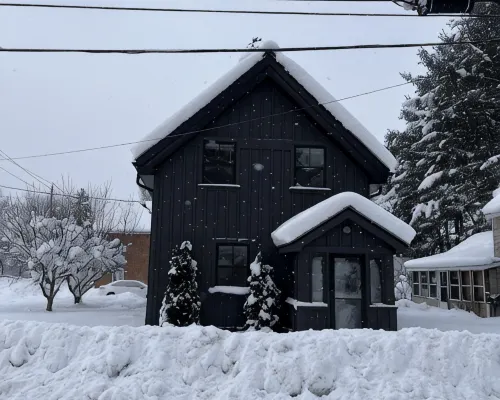 Century Charm in the heart of Bracebridge, Muskoka Hotels in Bracebridge