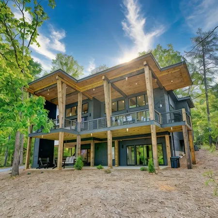 New/Modern Rustic/Mins. to Blue Ridge/Spacious/Hot Tub