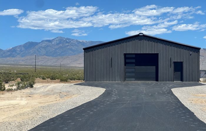 Barndominium Desert Escape - Mountain View, town close, gateway to Death Valley