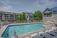 4 Bed W/ Pool Steps to the Beach/Ride - Jacuzzi