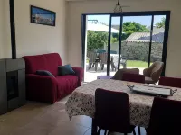 For a relaxing stay close to the sea, comfortable house Hotels in Penmarch