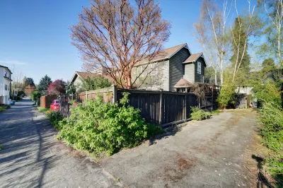 3 bedroom at Madison Valley Hotels in Madrona