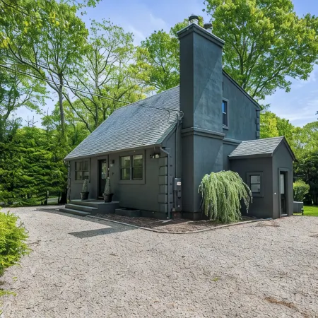 Blackberry: Private Home with Jacuzzi Year-Round