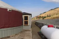 Unbelievable yurt home. 1300 sq ft.  Not your average yurt. - 3-Star