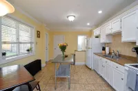 Excellent Location, Family & Pet Friendly, Walk to Main St, Close to Everything
