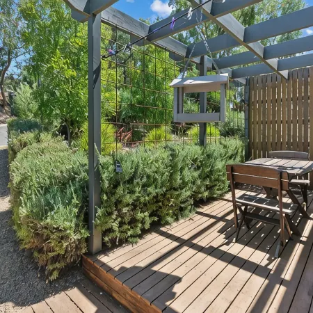 Luxury Lake House on Lake Eildon and only 35km from Mt Buller for skiers.