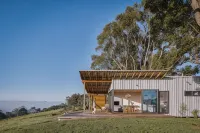 99 Acres Bangalow Retreat - parking