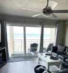 Heart of Daytona 1 bedroom w/kitchen, sleeps 4, private balcony, fireplace, pool - 4-Star