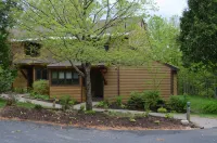 3BR Townhouse, Walk to downtown 3 miles) - 3-Star