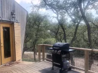 Unique Tilted Treehouse, Private Hot Tub, VIEW on acreage