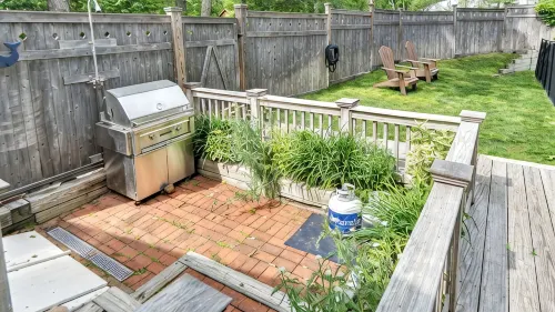 Enjoy a lovely summer retreat in Sag Harbor Village, 1 mile to Main Street