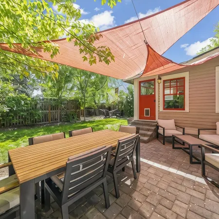 Historic Craftsman Bungalow, Just Steps to Downtown ~HOT TUB!~
