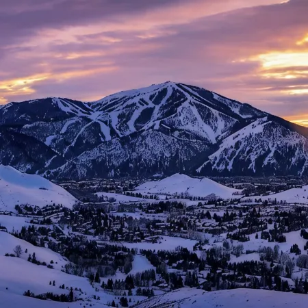 Sun Valley Studio | Walk to Ski Lifts, Restaurants & Trails | Fresh Renovation