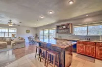 Lakeside Treetop Cottage: Boat Dock & Hot Tub - balcony