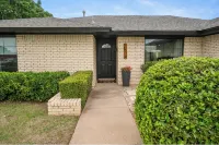 Stay in Style near Lawton's best spots! - 4 stjerner