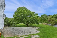 Cranberry Hill l 9 BR 22 Acre Estate l Sleeps 24