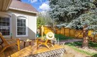 Charming Home in Prime Downtown Location. - Bungalows