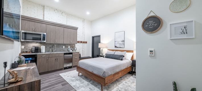 Above Starbucks in Downtown Logan ~ Fast Wifi ~ Free Netflix Hotels in Cache County