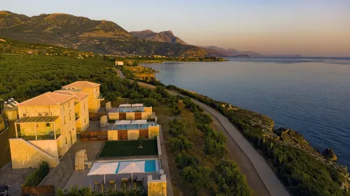 Katergo Luxury Villas - Parking
