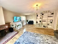 “Relax Home” 5 min away from downtown and 38 min from Fabulous Lake Tahoe. - Bungalows