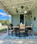 Newly Renovated Amazing Lake Retreat! Sleeps 11- Walk to Water & Boat Ramp! - Homestays