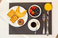 Hostal Boutique Black Cat - Breakfast