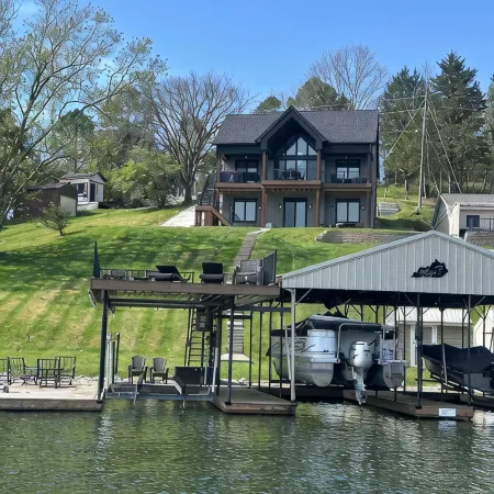 New! Lakefront Getaway - Stunning Views - 7 Miles from the Ark