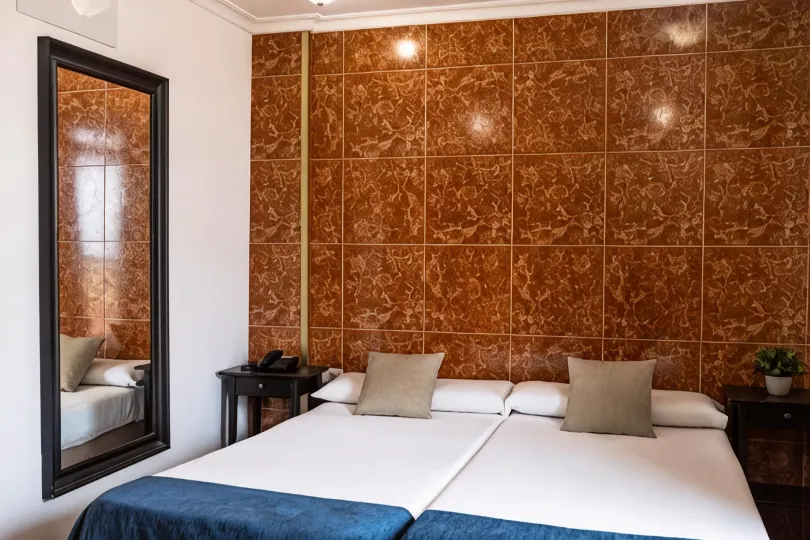 Hotel Adonis Capital