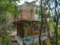New Moon - Beautifully Built Cottage with Views of Coral Bay Hotels in Coral Bay
