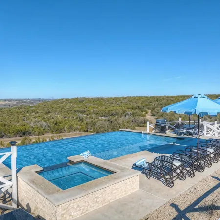 Hilltop Lux Haus with InfinityPool-Hottub-PoolTable