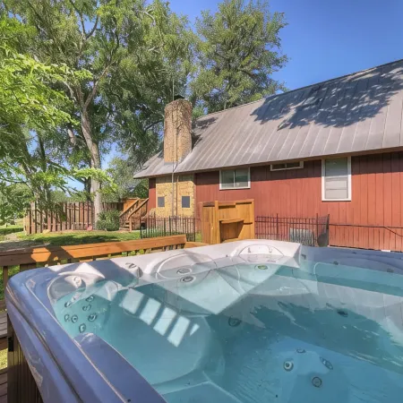 Gettin' Guada Loopy with Hot Tub & Riverfront