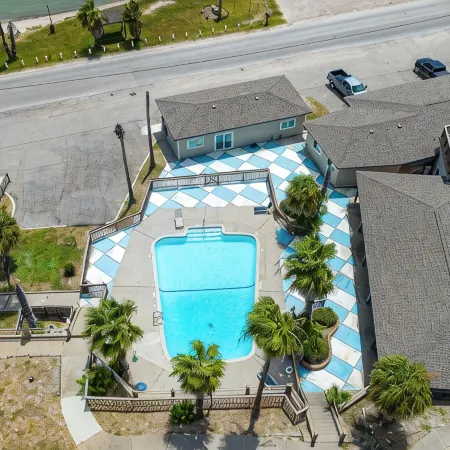 Waterfront Views in Rockport–FultonStay at Our Charming Motel Room.