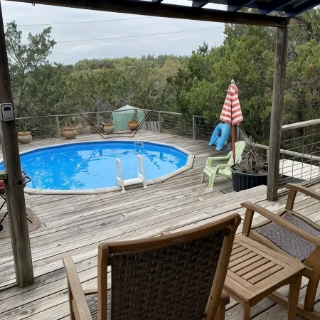 Cozy Cottage with Private pool, Private Hot Tub and Internet