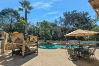 5 bedrm Paradise w/ your own POOL + LAZY RIVER - Pools