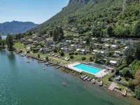 Directly on the lake with panoramic views Hotels in Idro