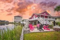 Flamingo Chalet: Newly Remodeled with Fire Pit - Wifi