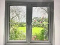 A beautiful 250 year old thatched cottage close to Frenchman's Creek. 2 bedrooms - Country Houses