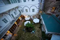 Antiq Palace - Historic Hotels of Europe - parking