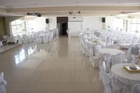 Bal Hotel - พร้อมอาหารเช้า