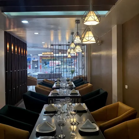 Hotel Makroz