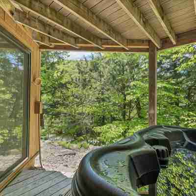 Spacious 3-Bed Mt. Chalet with Attitash Views & Private Hot Tub Fitness & Recreational Facilities