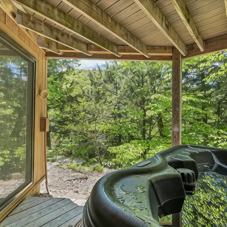 Spacious 3-Bed Mt. Chalet with Attitash Views & Private Hot Tub