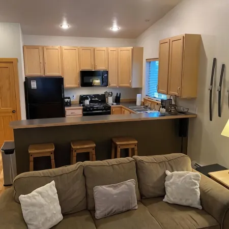 Very cozy townhome downtown Big Sky