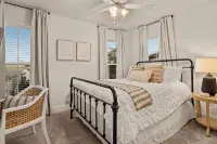 Downtown Ocean Springs Cottage with Golf Cart for Rent - Country Houses