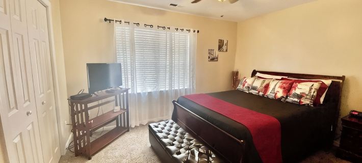 The Get-Away-Spot| Cozy & Spacious| Close to base Hotels in Jacksonville