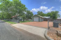 Charming Cottage-3 Mins to Downtown-Pet Friendly! - 3-Star