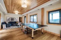 Mtn View, Sleeps 20, Hot Tub, Firepit, Wood Stove, Theater, Workspace, Bar, Gym - 4-Star